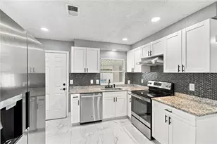 305 Lime Tree Rd, Tampa, FL 33619 - Photo 15