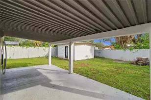 305 Lime Tree Rd, Tampa, FL 33619 - Photo 25