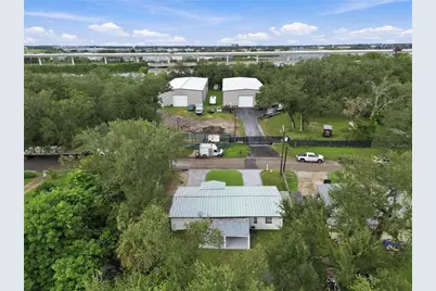 305 Lime Tree Road, Tampa, FL 33619 - Photo 45