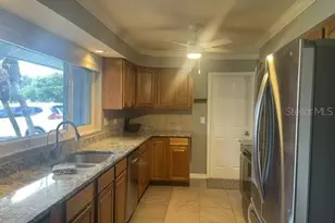3737 Kingswood Dr, Sarasota, FL 34232 - Photo 3
