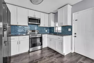2211 21st St W, Bradenton, FL 34205 - Photo 11