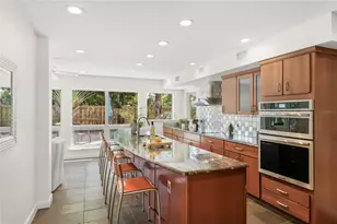 2630 Sunnybrook Dr, Sarasota, FL 34239 - Photo 13