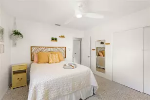 2630 Sunnybrook Dr, Sarasota, FL 34239 - Photo 23