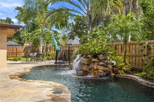2630 Sunnybrook Dr, Sarasota, FL 34239 - Photo 29