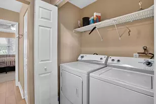 2755 S East Ave, Sarasota, FL 34239 - Photo 21