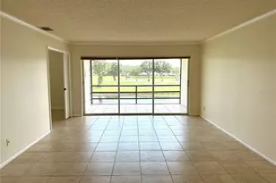 7050 Fairway Bend Ln, Sarasota, FL 34243 - Photo 11