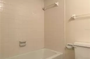 7050 Fairway Bend Ln, Sarasota, FL 34243 - Photo 17