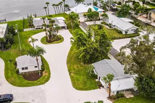 321 Bayshore Rd, Nokomis, FL 34275 - Photo 1