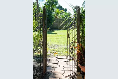 1230 Estremadura Drive, Bradenton, FL 34209 - Photo 13