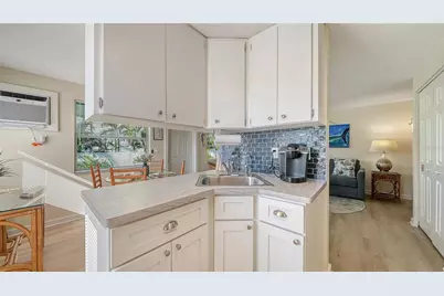 210 66th Street, Holmes Beach, FL 34217 - Photo 15