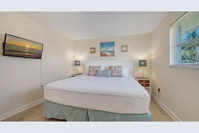 210 66th Street, Holmes Beach, FL 34217 - Photo 17