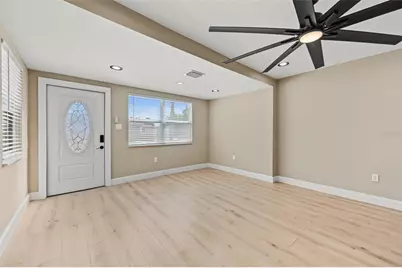 1815 12th Street S, Saint Petersburg, FL 33705 - Photo 11