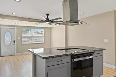 1815 12th Street S, Saint Petersburg, FL 33705 - Photo 21
