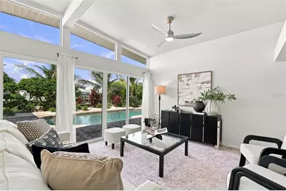 528 Key Royale Drive, Holmes Beach, FL 34217 - Photo 21