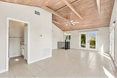 528 Key Royale Drive, Holmes Beach, FL 34217 - Photo 55
