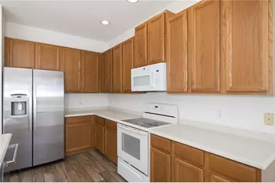 8013 Stirling Falls Circle, Sarasota, FL 34243 - Photo 11