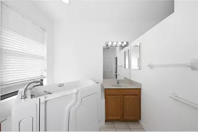 8013 Stirling Falls Circle, Sarasota, FL 34243 - Photo 31