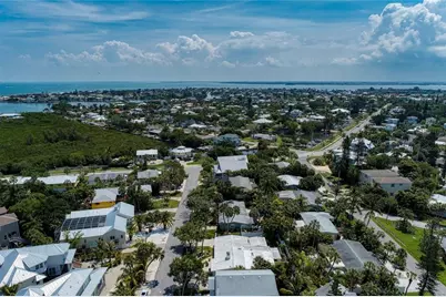 405 80th Street #B, Holmes Beach, FL 34217 - Photo 25