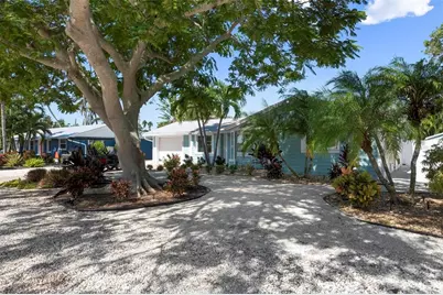 504 69th Street, Holmes Beach, FL 34217 - Photo 63
