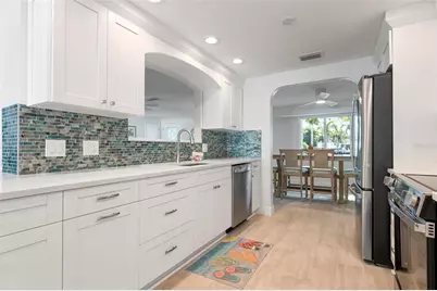 504 69th Street, Holmes Beach, FL 34217 - Photo 9
