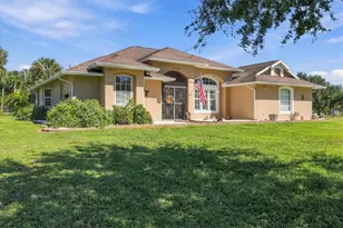 2805 Norwood Ln, Venice, FL 34292 - Photo 1
