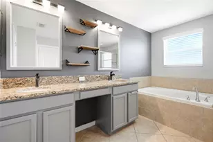 909 Meadow Glade Dr, Ruskin, FL 33570 - Photo 27