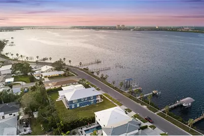1910 Riverside Drive E, Bradenton, FL 34208 - Photo 9