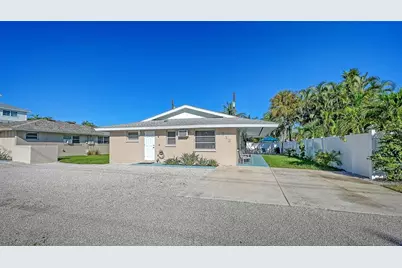 212 66th Street, Holmes Beach, FL 34217 - Photo 5