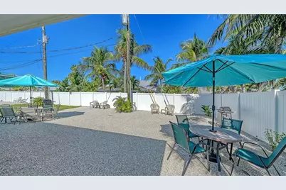 212 66th Street, Holmes Beach, FL 34217 - Photo 35