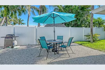 212 66th Street, Holmes Beach, FL 34217 - Photo 37
