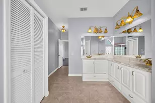 3715 72nd Ave Cir E, Sarasota, FL 34243 - Photo 15
