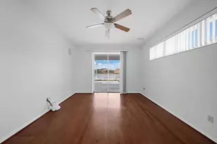 3715 72nd Ave Cir E, Sarasota, FL 34243 - Photo 9