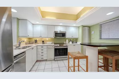 1425 Gulf Of Mexico Drive #D-405, Longboat Key, FL 34228 - Photo 11