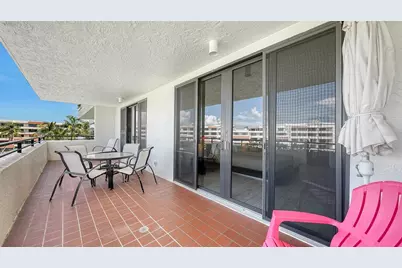 1425 Gulf Of Mexico Drive #D-405, Longboat Key, FL 34228 - Photo 27