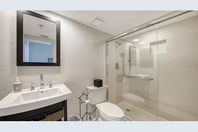 1425 Gulf Of Mexico Drive #D-405, Longboat Key, FL 34228 - Photo 35