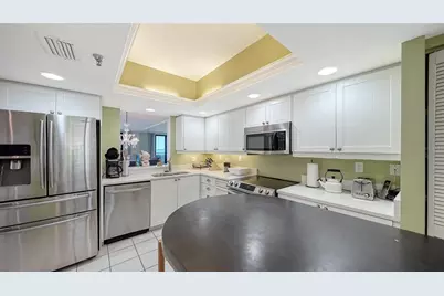 1425 Gulf Of Mexico Drive #D-405, Longboat Key, FL 34228 - Photo 17
