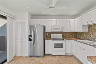 1627 Brookhouse Dr, Sarasota, FL 34231 - Photo 7