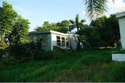412 S Cocoanut Road, Pahokee, FL 33476 - Photo 1