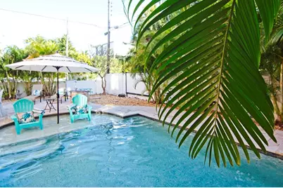 2219 Avenue C, Bradenton Beach, FL 34217 - Photo 3