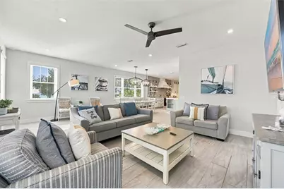 104 5th Street S, Bradenton Beach, FL 34217 - Photo 23