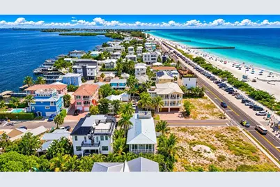 104 5th Street S, Bradenton Beach, FL 34217 - Photo 5