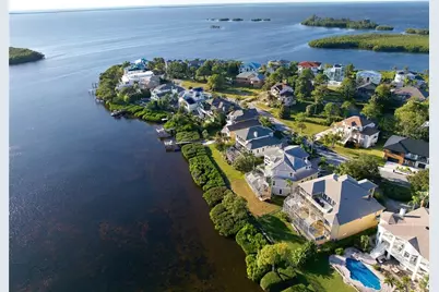 2041 Harbour Watch Circle, Tarpon Springs, FL 34689 - Photo 35