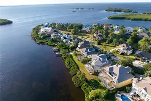 2041 Harbour Watch Cir, Tarpon Springs, FL 34689 - Photo 35