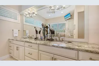 6061 Gulf Of Mexico Drive, Longboat Key, FL 34228 - Photo 37