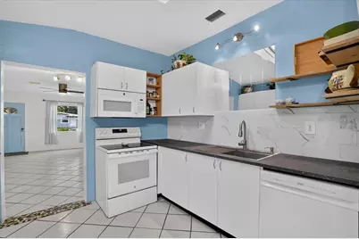 844 86th Avenue N, Saint Petersburg, FL 33702 - Photo 9