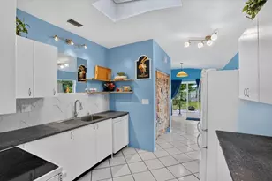 844 86th Ave N, Saint Petersburg, FL 33702 - Photo 13