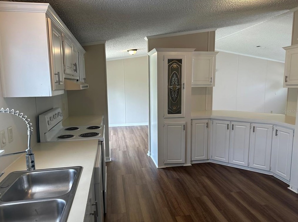 8609 Indian Rdg Way, Lakeland FL  33810-0330 exterior