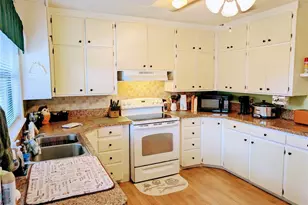 17 E Bay St, Davenport, FL 33837 - Photo 9