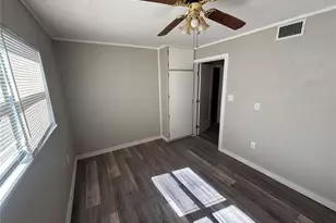 255 W Valencia Dr, Bartow, FL 33830 - Photo 7