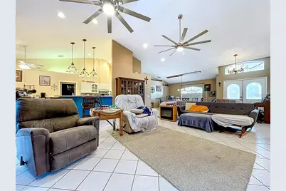 8402 Southwood Pines Street, Lithia, FL 33547 - Photo 5